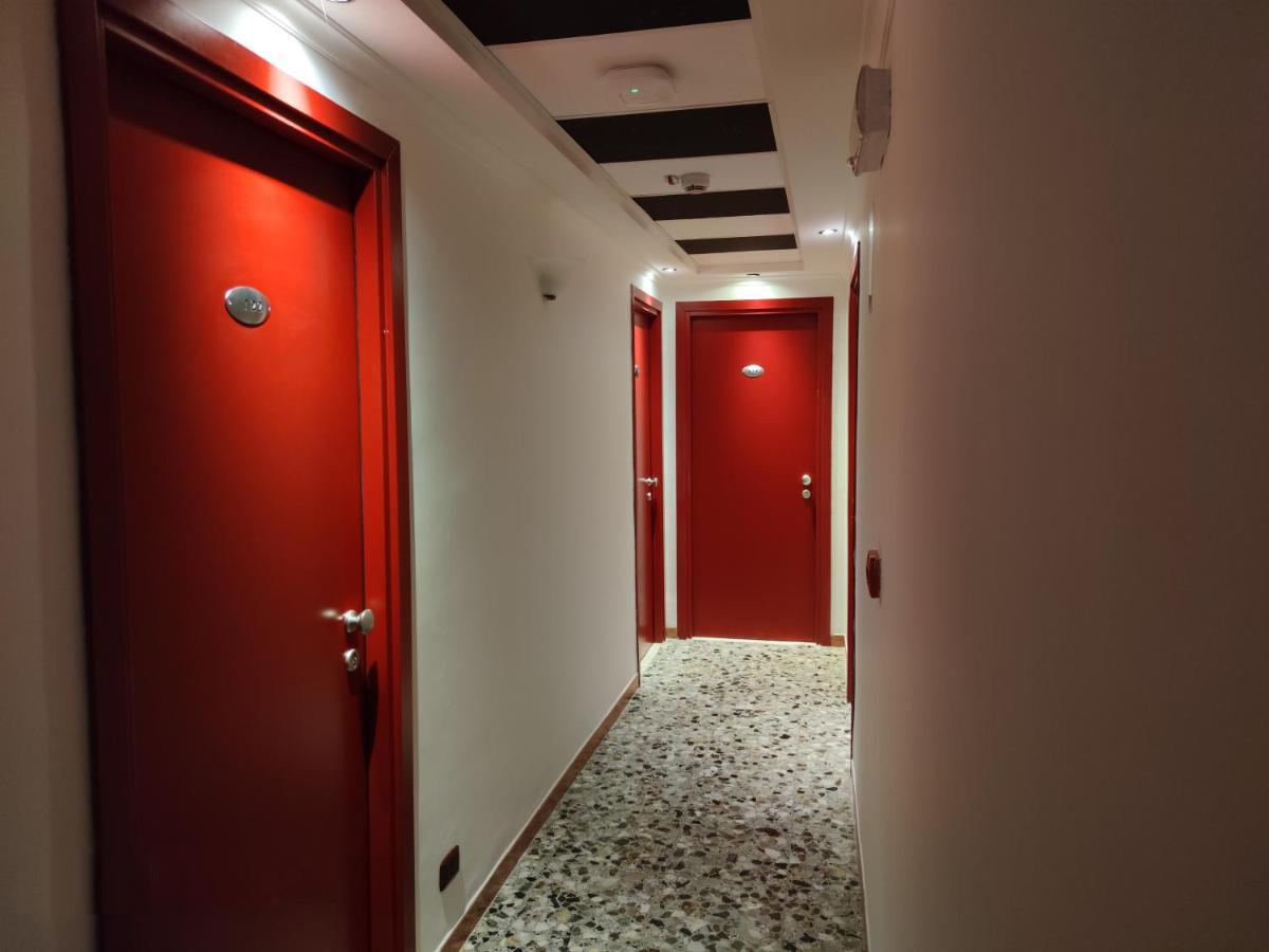 Alex & Lorenz Hotel Torvaianica Bagian luar foto