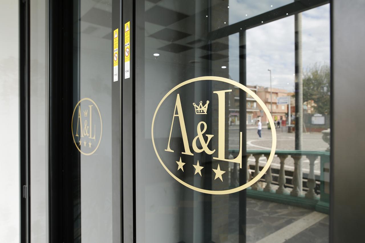 Alex & Lorenz Hotel Torvaianica Bagian luar foto