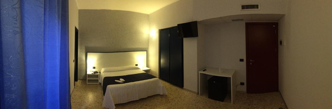 Alex & Lorenz Hotel Torvaianica Bagian luar foto