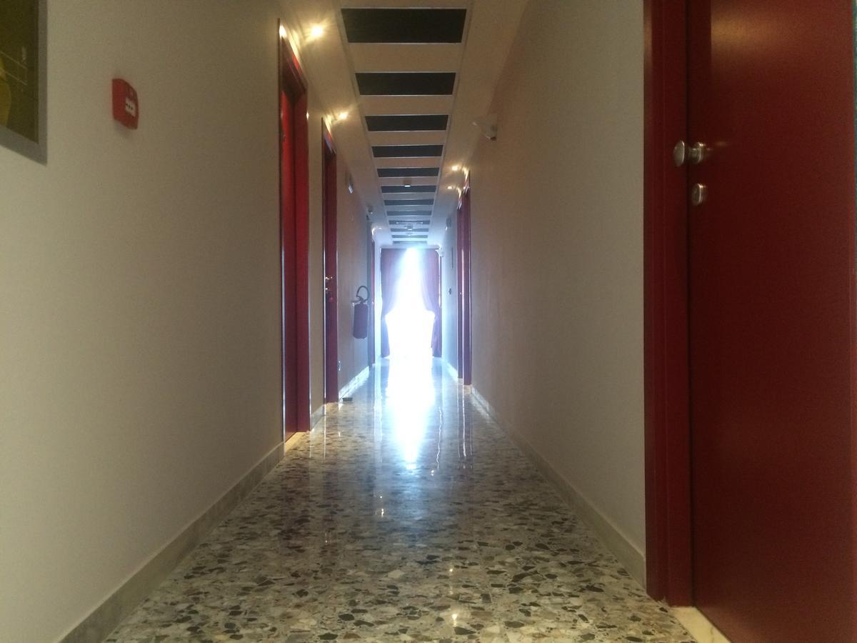 Alex & Lorenz Hotel Torvaianica Bagian luar foto